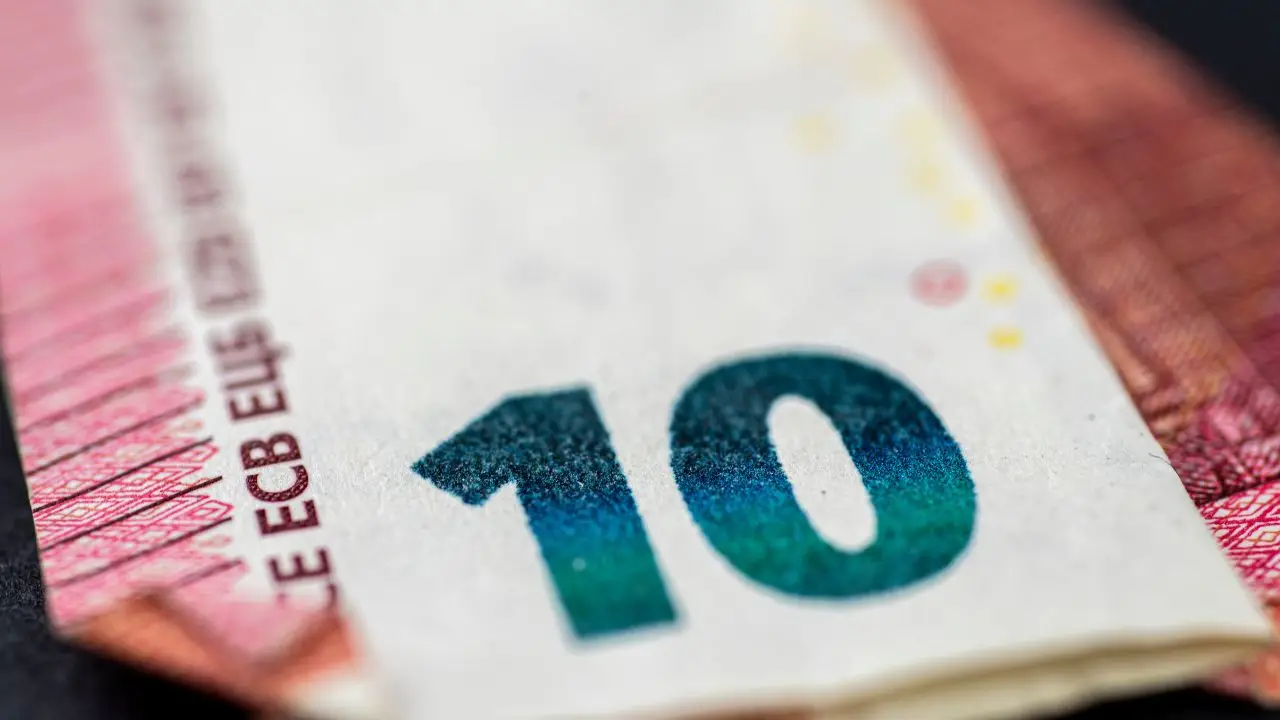 Moneta da 10 euro commemorativa: se ha questa data vale anche 200€ Moneta da 10 euro commemorativa: se ha questa data vale anche 200€