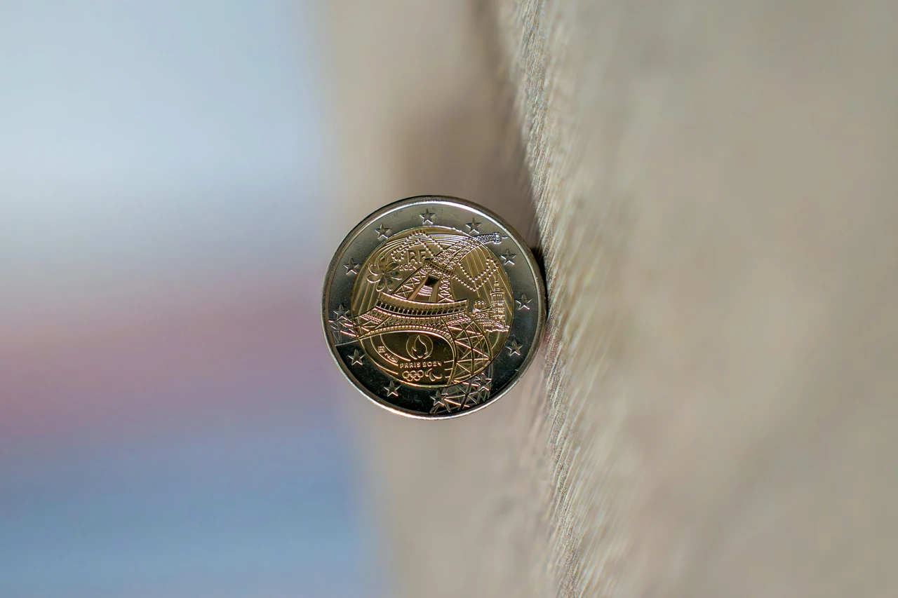 Moneta da 10 euro commemorativa: se ha questa data vale anche 200€ Moneta da 10 euro commemorativa: se ha questa data vale anche 200€
