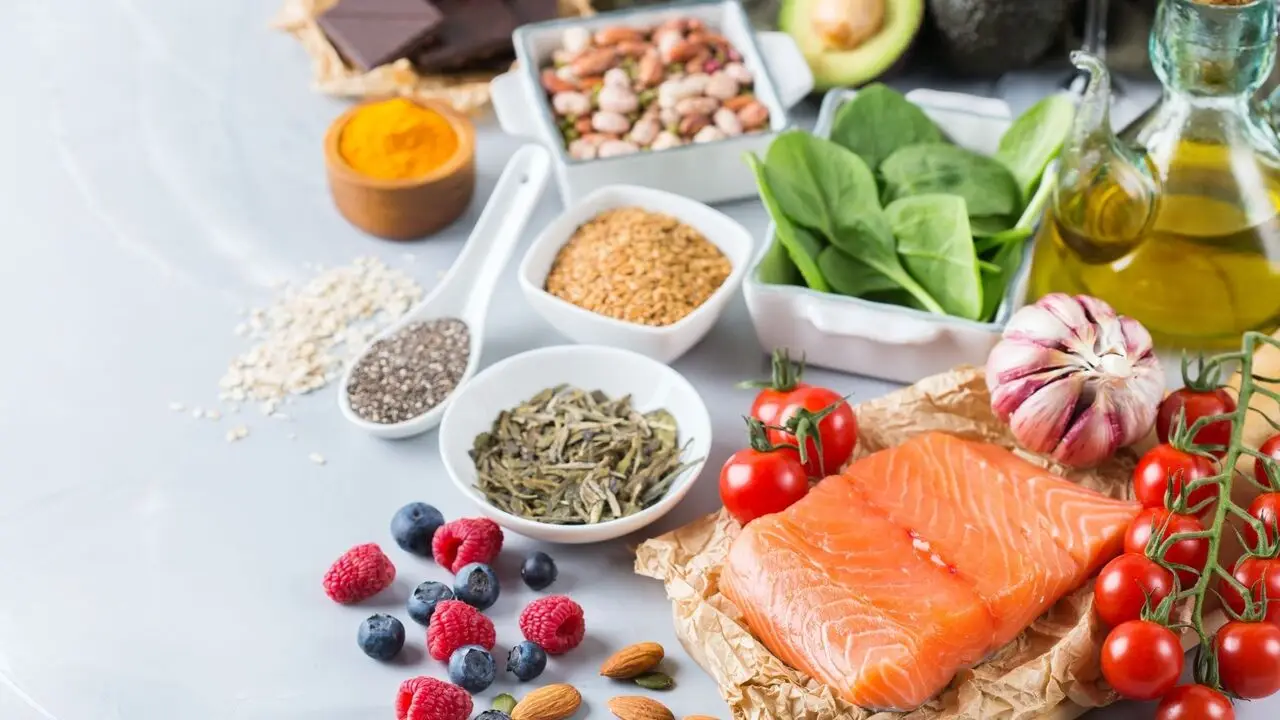 I 3 alimenti che stimolano la serotonina naturalmente I 3 alimenti che stimolano la serotonina naturalmente
